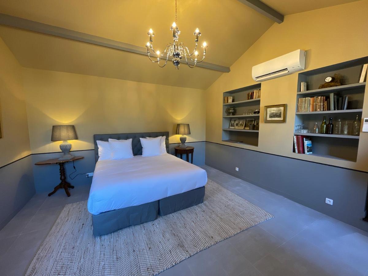 Le Fruit Defendu Hotel Rueil-Malmaison Room photo