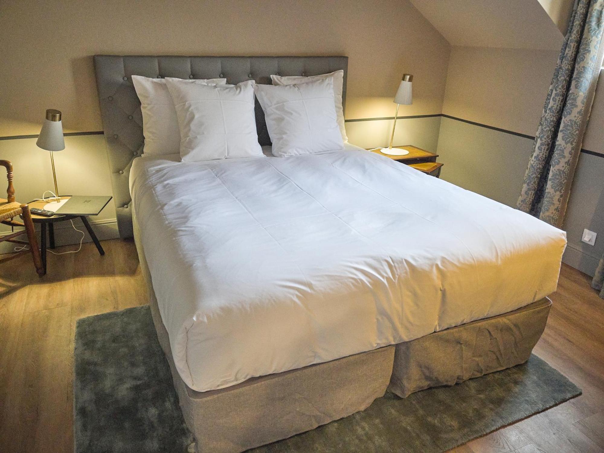 Le Fruit Defendu Hotel Rueil-Malmaison Room photo