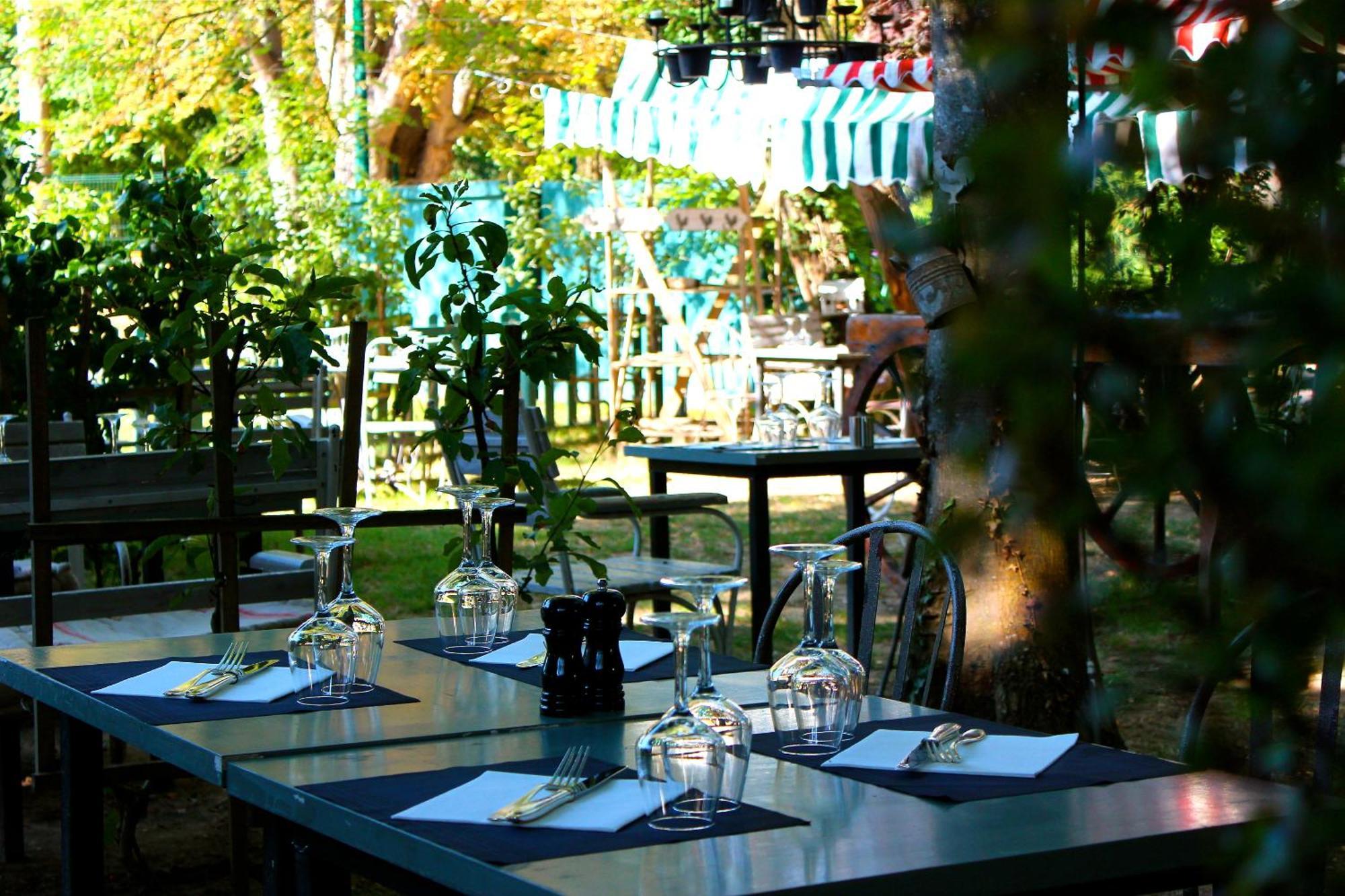 Le Fruit Defendu Hotel Rueil-Malmaison Exterior photo